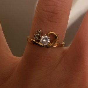 Solitaire Diamond-esque Ring